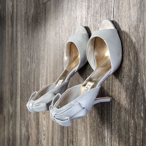 Badgley Mischka Silver Champagne D'Orsay Bow Back Formal Wedding Heel 5.5